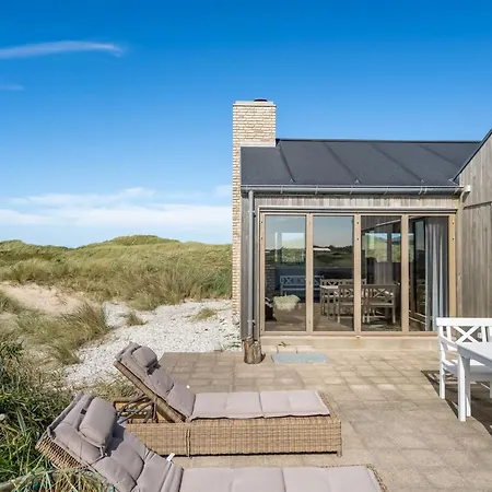 Friede - 100m From The Sea By Interhome *